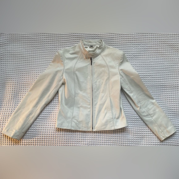 White Leather Jacket by Kasper. Size Medium - Picture 6 of 6